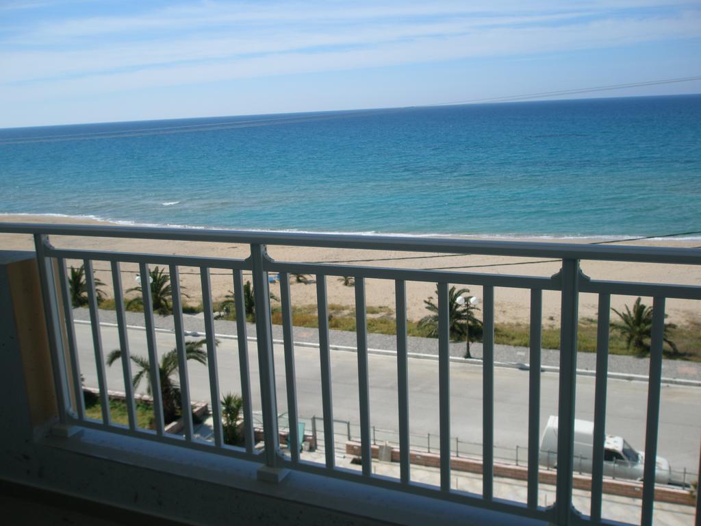 Whitesands Beach Resort Paralia Vrachou Rom bilde